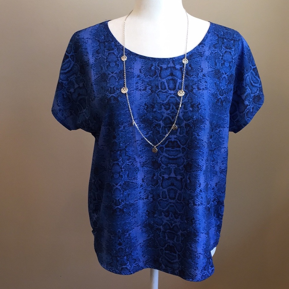 Pre owned Short Sleeve Blouse with Animal Print